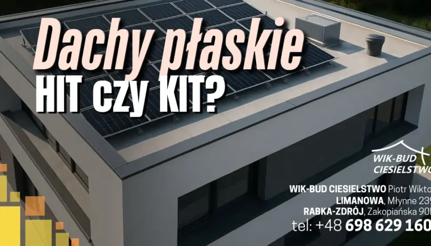 Nowoczesny dom z płaskim dachem i panelami słonecznymi. Czy dachy płaskie to hit czy kit? WIK-BUD CIESIELSTWO.