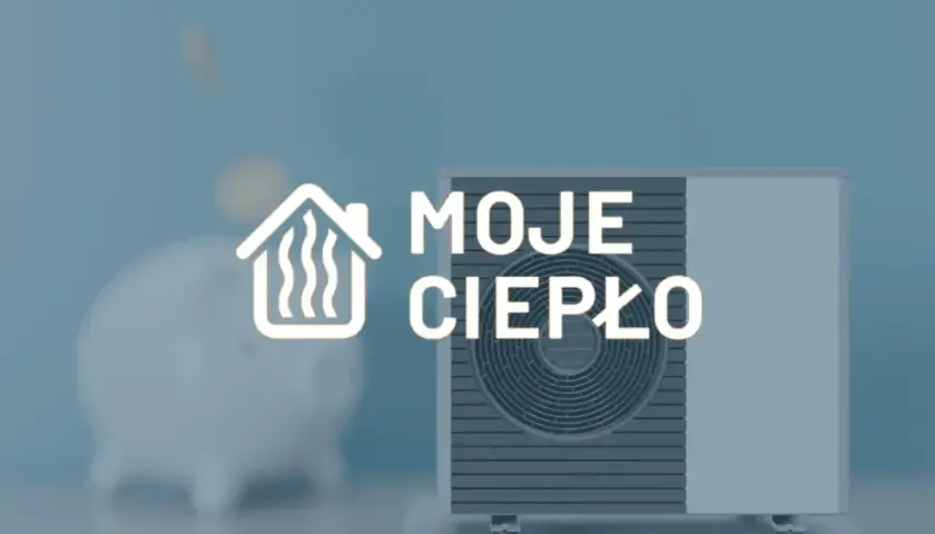 Symbol domu z falami ciepła i napis "MOJE CIEPŁO" obok pompy ciepła i skarbonki.